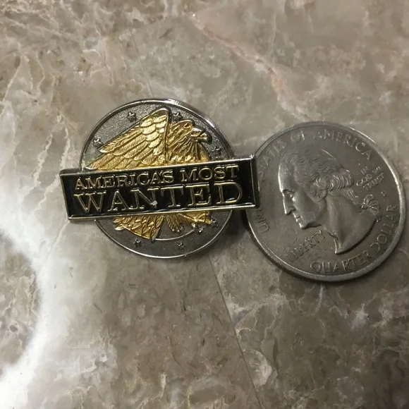 Fox America’s Most Wanted Lapel/Hat Pin Unique! - Picture 7 of 7